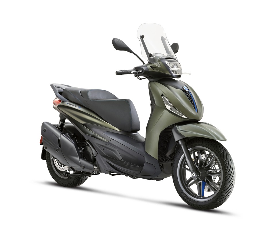 Piaggio_Beverly-S_400_Verde-Jungle_3-4-ant-dx-960x800