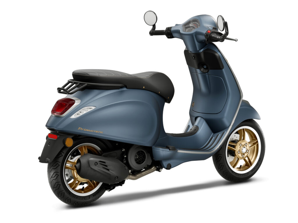 Vespa_Primavera-Officina-8_125_3-4-post-dx-1067x800