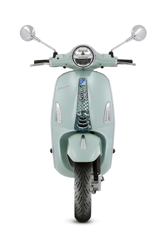 Vespa-Primavera Batik_125-cc_Frontale-533x800