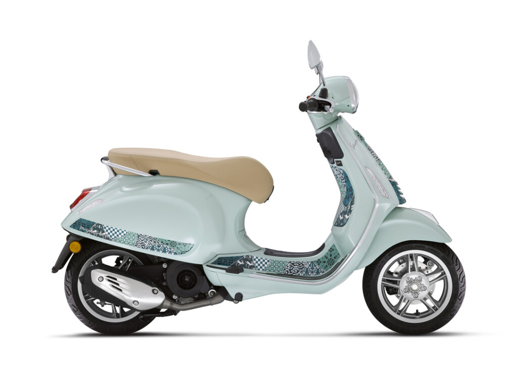 Vespa-Primavera-Batik_125-cc_Lat-dx-1086x800