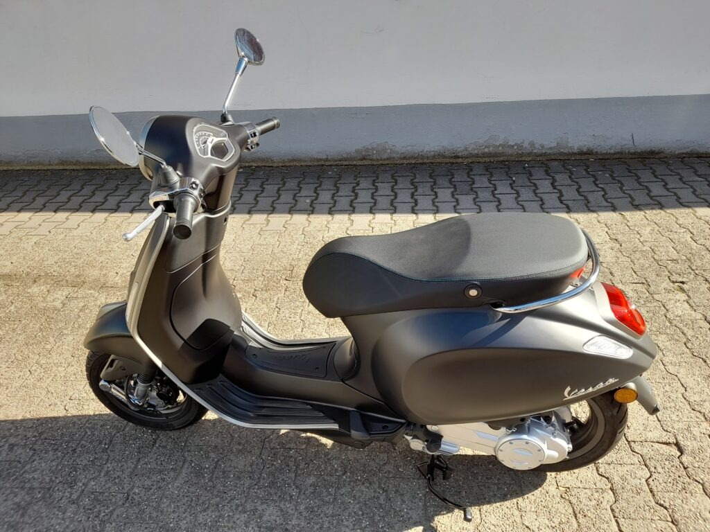 Vespa nacher mit Umbauteilen.