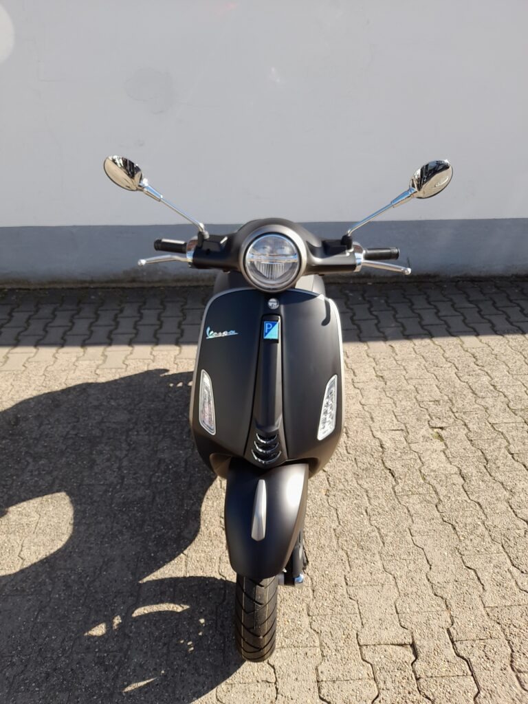 Vespa nacher mit Umbauteilen.
