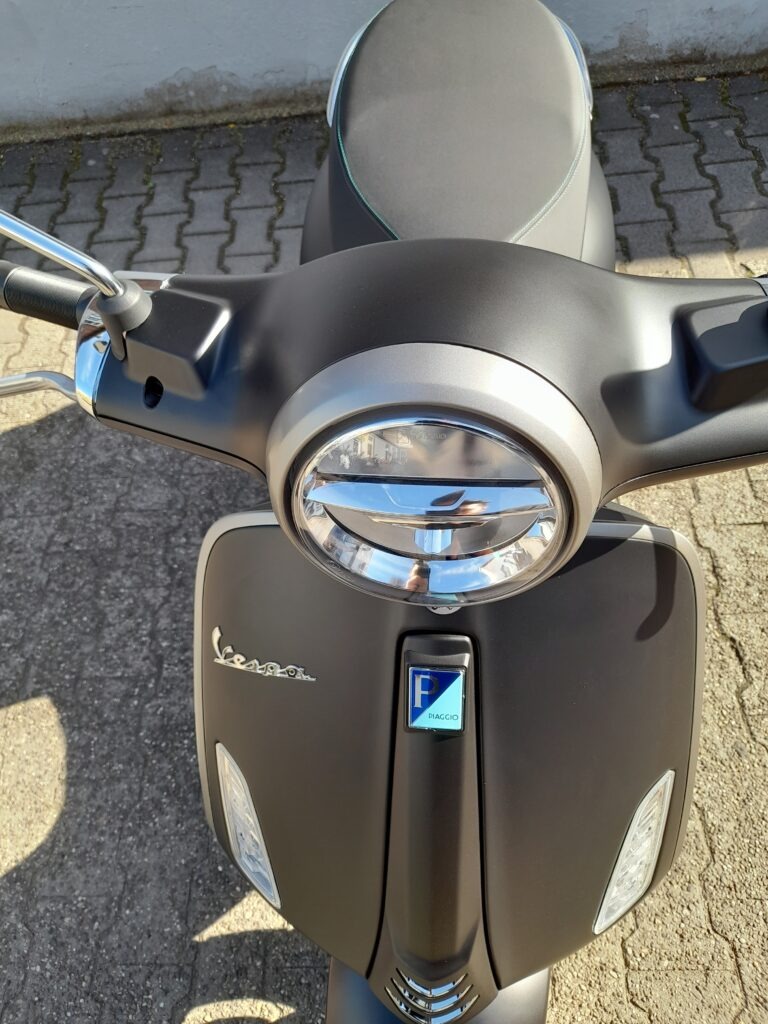 Vespa nacher mit Umbauteilen.