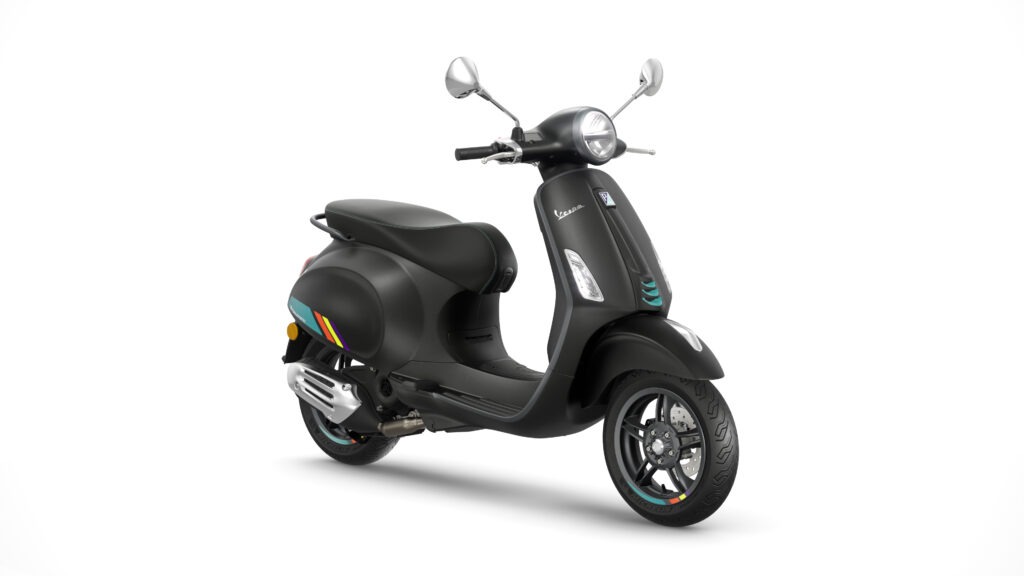 Vespa_Primavera_S_50_NeroConvintoOpaco_3-4-Ant-DX