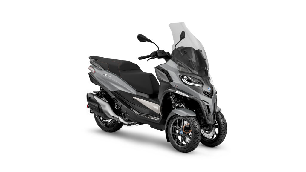 Piaggio_MP3_Exclusive 530_Grigio Mercurio_3_4_front-dx