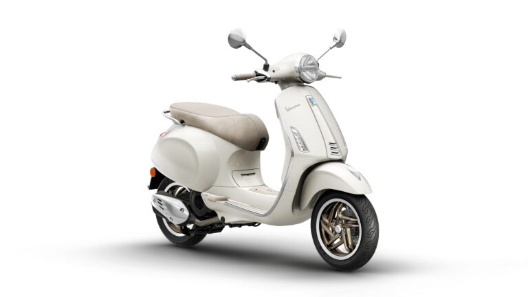 Vespa_Primavera_S_150_Bianco_3-4_Ant_Dx