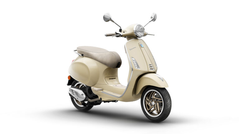 Vespa_Primavera_S_150_Giallo_3-4_Ant_Dx