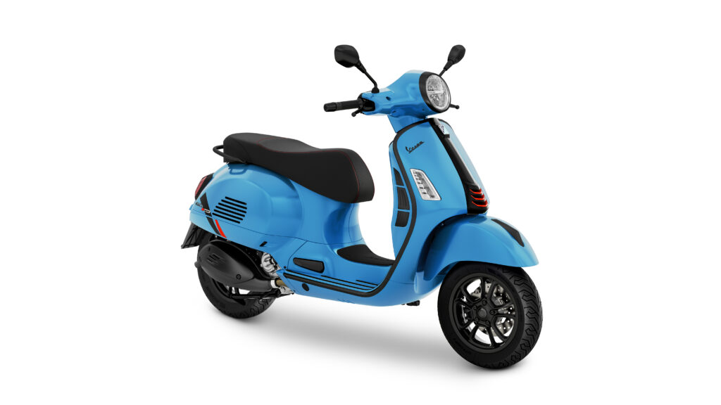 Vespa_GTS_310_Super_Sport_Azzurro_3-4_ant_dx_1