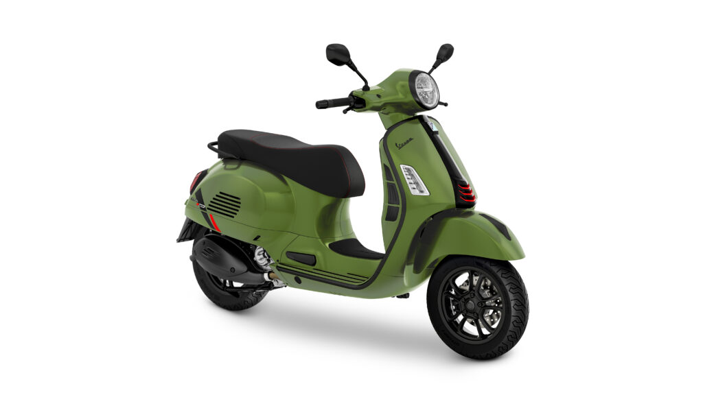 Vespa_GTS_310_Super_Sport_Verde_3-4_ant_dx